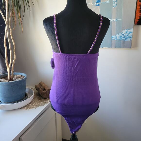 Full Circle Trends Purple Bodysuit Size L with Gold Chain Straps NWT - Picture 2 of 12